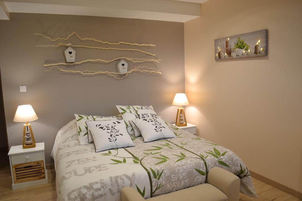 Ferme "Les Flaquettes" Bed & Breakfast Guines Room photo